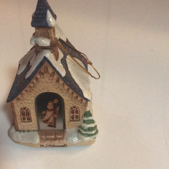 M. J. Hummel Candlelight Church ornament - Picture 10 of 11